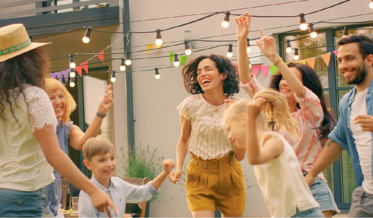 outdoor-entertainment-garden independence Create an Ambiance With Lighting